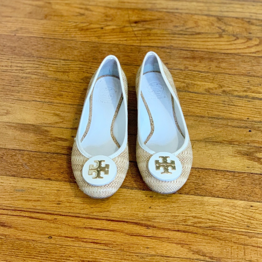 Tory Burch Reva White Straw Flat - Picture 6 of 8
